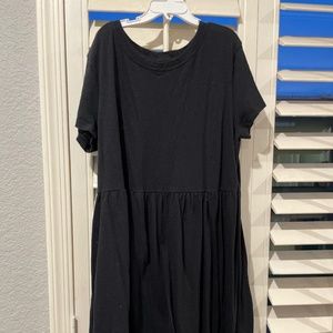 black plain dress
